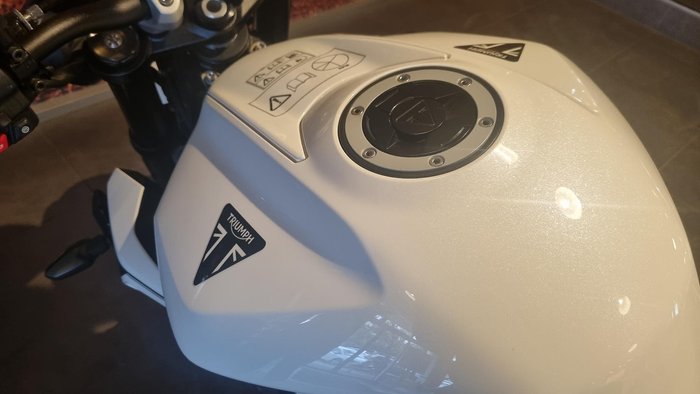 2024 Triumph Street Triple R 765 Street Triple White