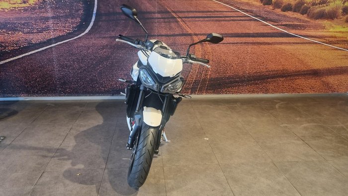 2024 Triumph Street Triple R 765 Street Triple White