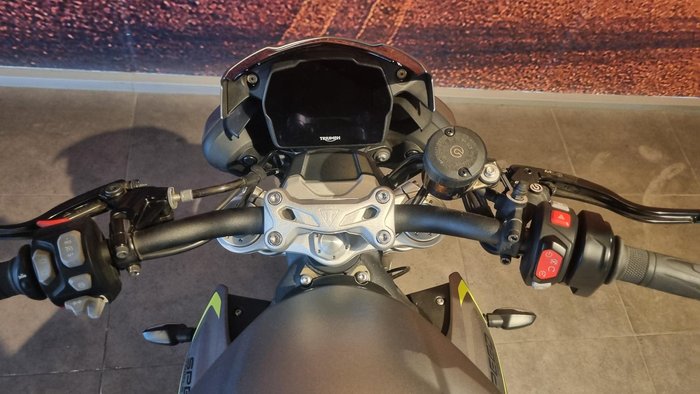 2022 Triumph Speed Triple RS 1200 Speed Triple Silver