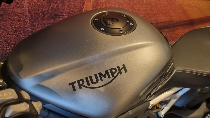 2022 Triumph Speed Triple RS 1200 Speed Triple Silver