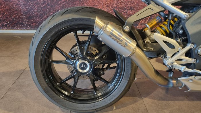 2022 Triumph Speed Triple RS 1200 Speed Triple Silver