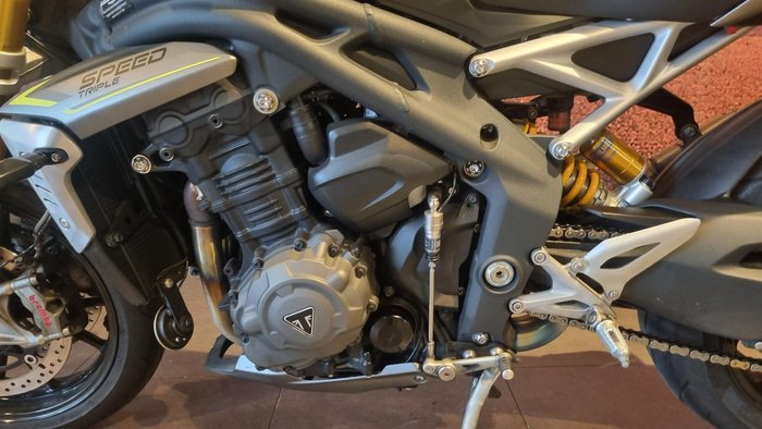 2022 Triumph Speed Triple RS 1200 Speed Triple Silver