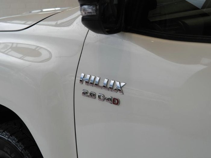 2022 Toyota Hilux SR