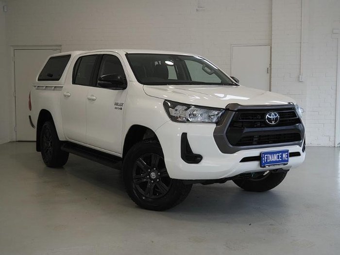 2022 Toyota Hilux SR