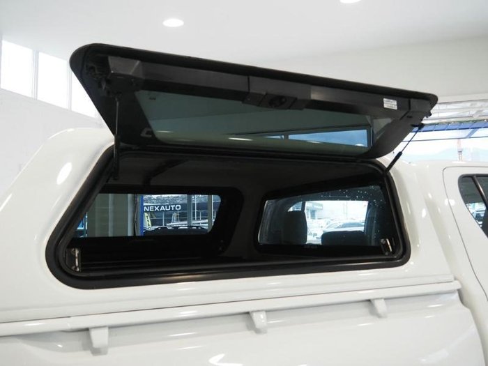 2022 Toyota Hilux SR