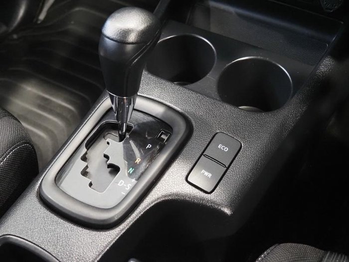 2022 Toyota Hilux SR