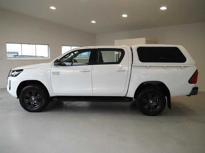 2022 Toyota Hilux SR