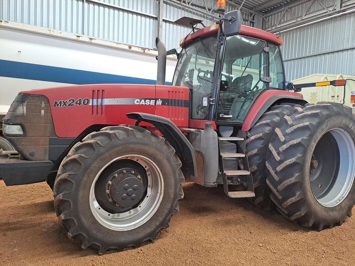 2002 CASE IH Mx 240 Magnum