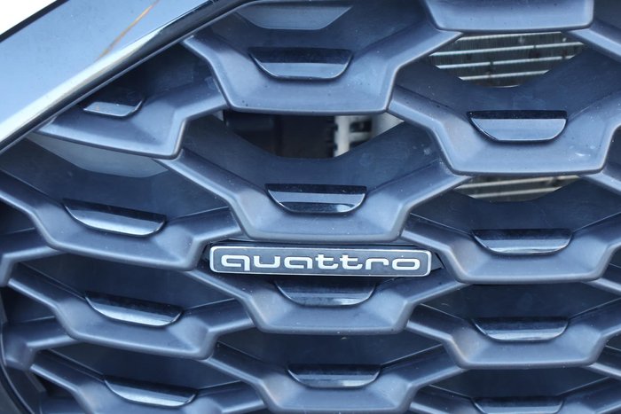 2024 Audi Q3 40 TFSI S line