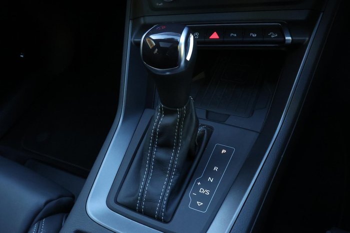 2024 Audi Q3 40 TFSI S line