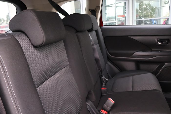 2018 Mitsubishi Outlander ES