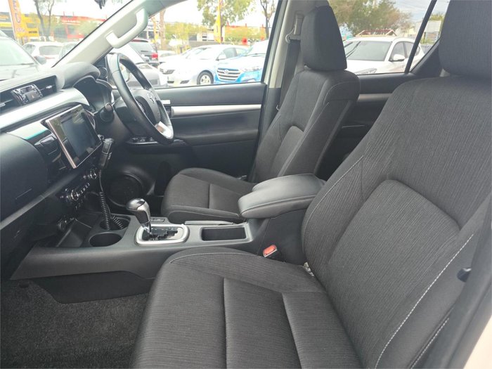 2019 Toyota Hilux SR5