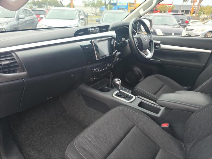 2019 Toyota Hilux SR5