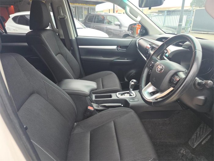 2019 Toyota Hilux SR5