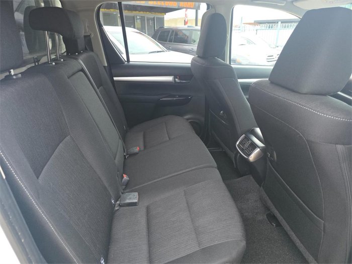 2019 Toyota Hilux SR5