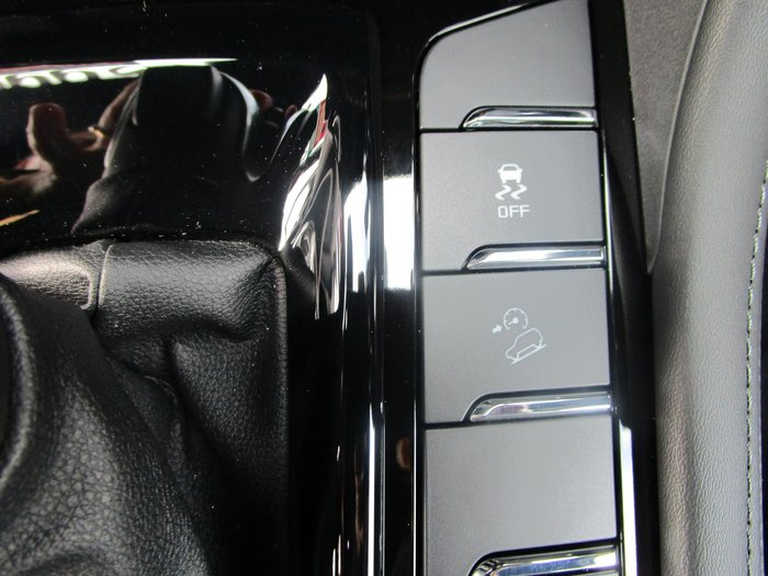 2026 Isuzu MU-X X-TERRAIN