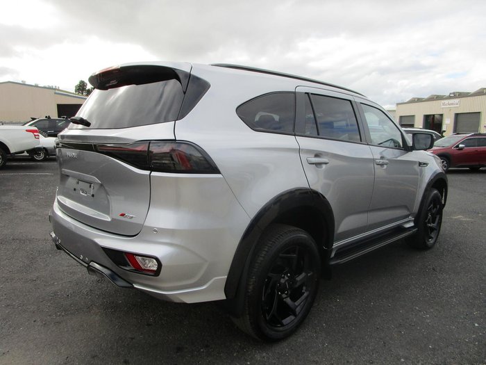 2026 Isuzu MU-X X-TERRAIN