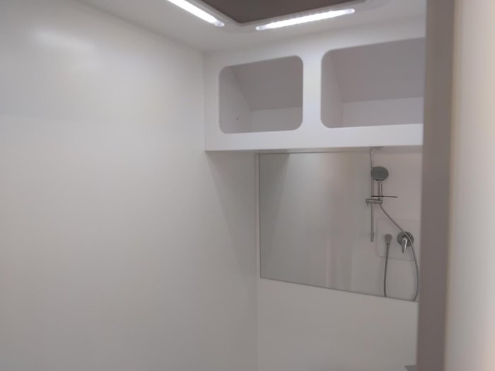 2026 Traveller Track 15Ft With Island Queen Bed With Ensuite