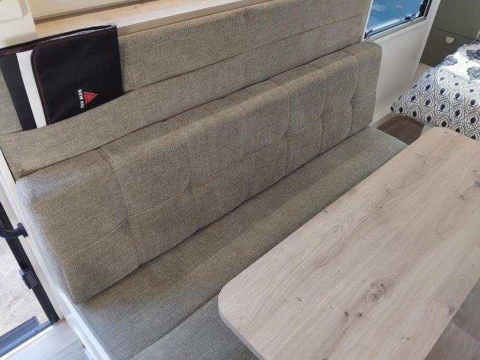 2026 Traveller Track 15Ft With Island Queen Bed With Ensuite