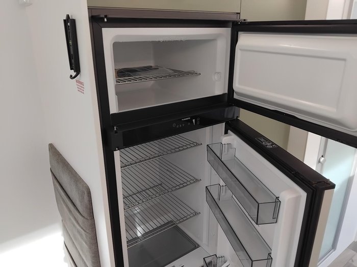 2026 Traveller Track 15Ft With Island Queen Bed With Ensuite