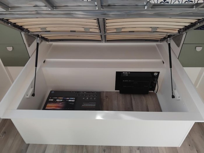 2026 Traveller Track 15Ft With Island Queen Bed With Ensuite