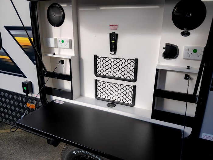 2026 Traveller Track 15Ft With Island Queen Bed With Ensuite