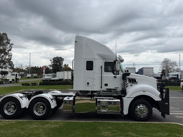 2023 Mack Superliner