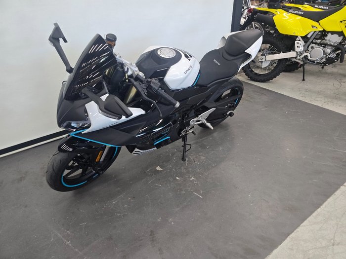 2024 CFMOTO 450 SR ABS NEBULA BLACK