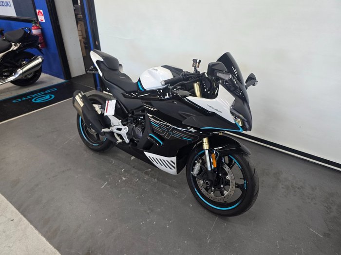 2024 CFMOTO 450 SR ABS NEBULA BLACK