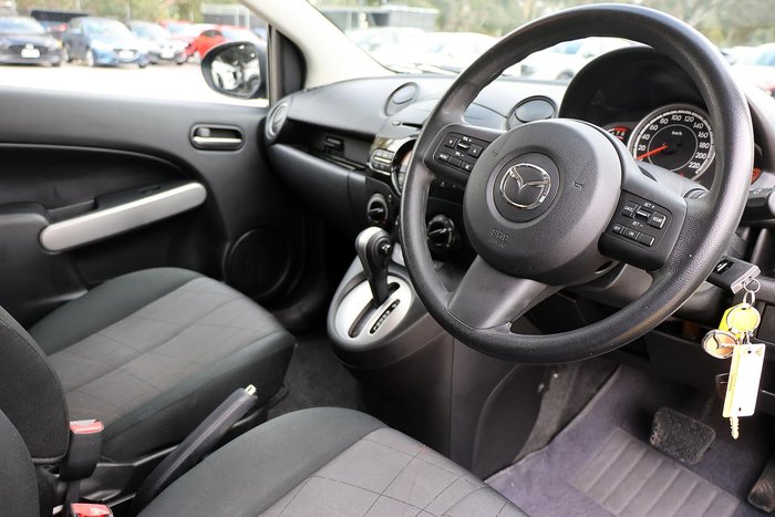 2013 Mazda 2 Neo Sport
