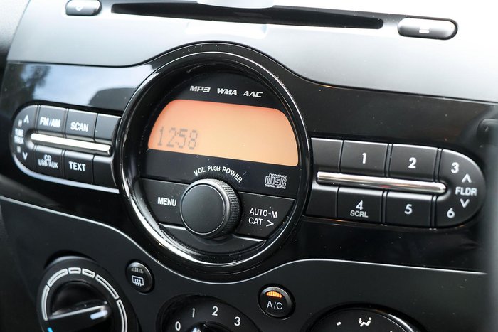 2013 Mazda 2 Neo Sport