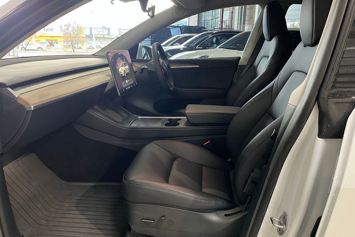 2022 Tesla Model Y Rear-Wheel Drive