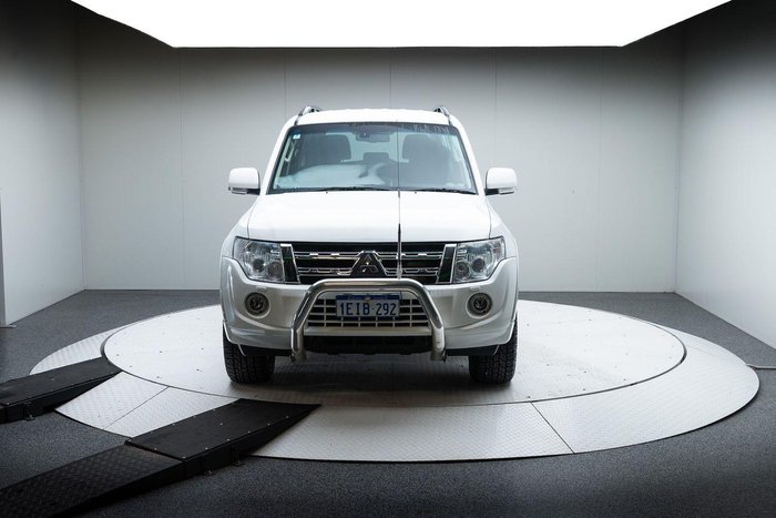 2013 Mitsubishi Pajero VR-X