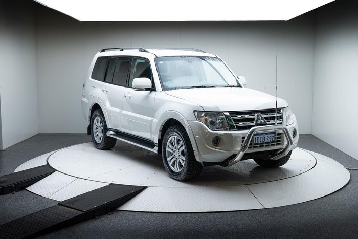 2013 Mitsubishi Pajero VR-X