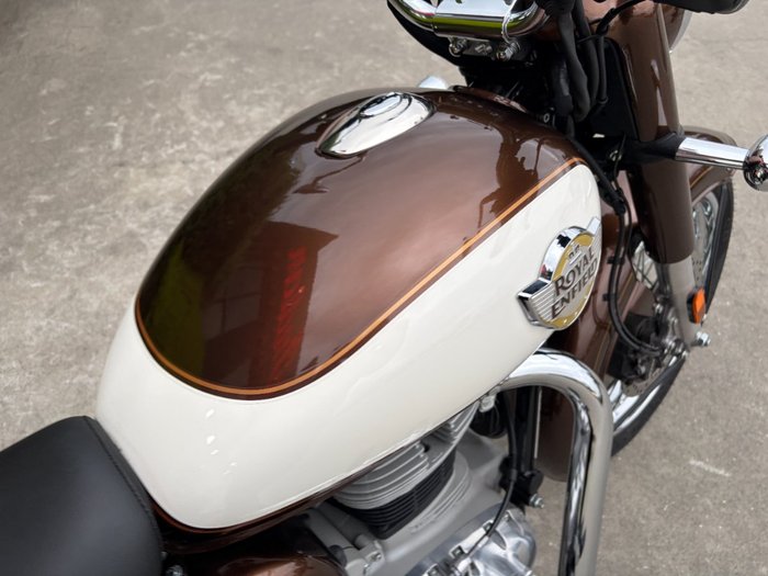 2025 Royal Enfield CLASSIC 350 HALCYON