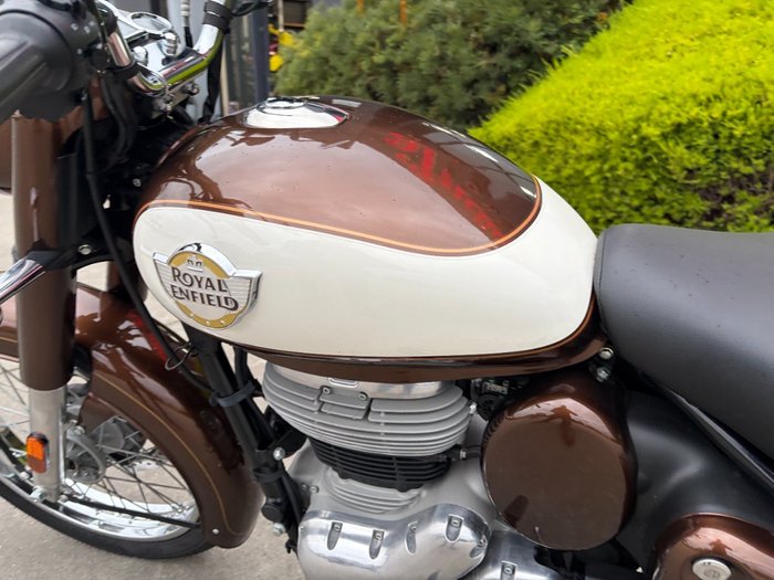 2025 Royal Enfield CLASSIC 350 HALCYON