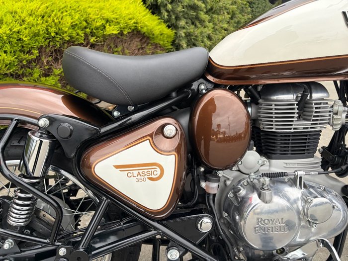 2025 Royal Enfield CLASSIC 350 HALCYON