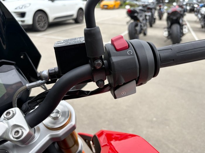 2024 BMW Motorrad G 310 R