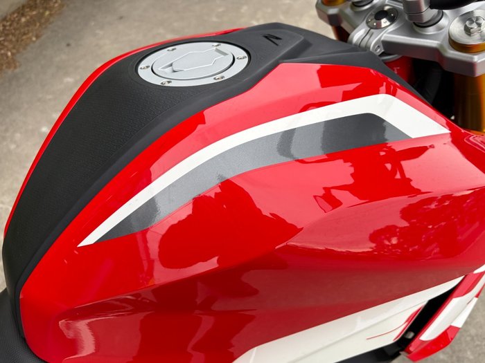 2024 BMW Motorrad G 310 R