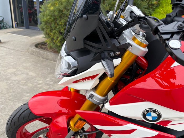 2024 BMW Motorrad G 310 R