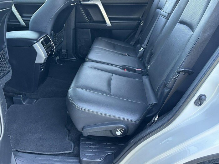 2017 Toyota Landcruiser Prado VX