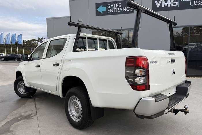 2022 Mitsubishi Triton GLX
