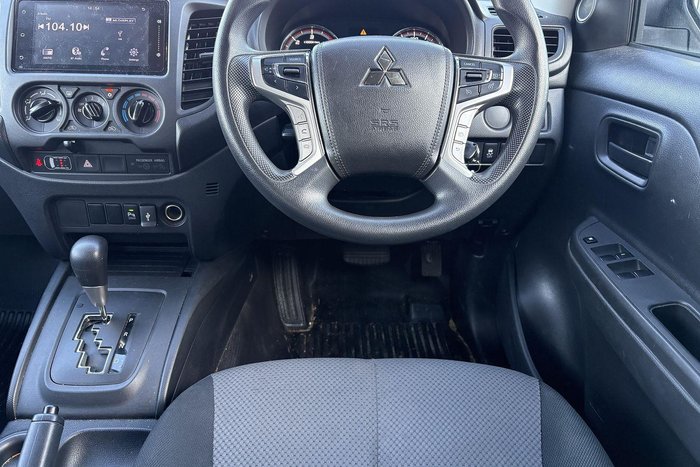 2022 Mitsubishi Triton GLX