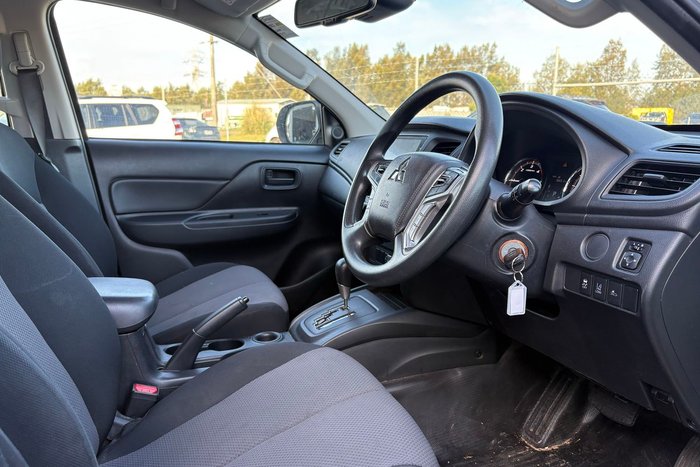 2022 Mitsubishi Triton GLX