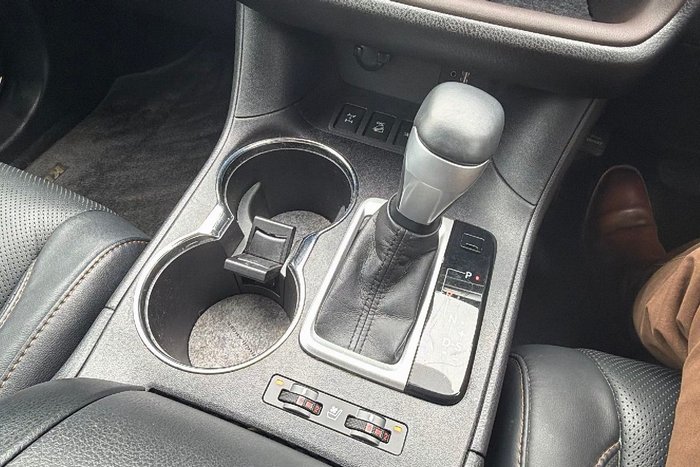 2017 Toyota Kluger Grande