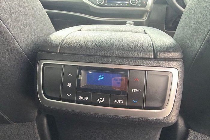 2017 Toyota Kluger Grande