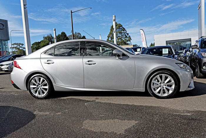2016 Lexus IS 200t Luxury