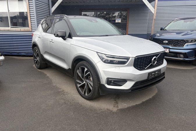 2018 VOLVO XC40