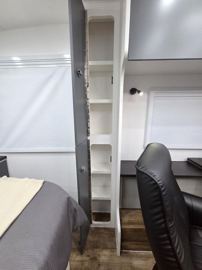 2026 Safari Caravans Delta21 Swivel