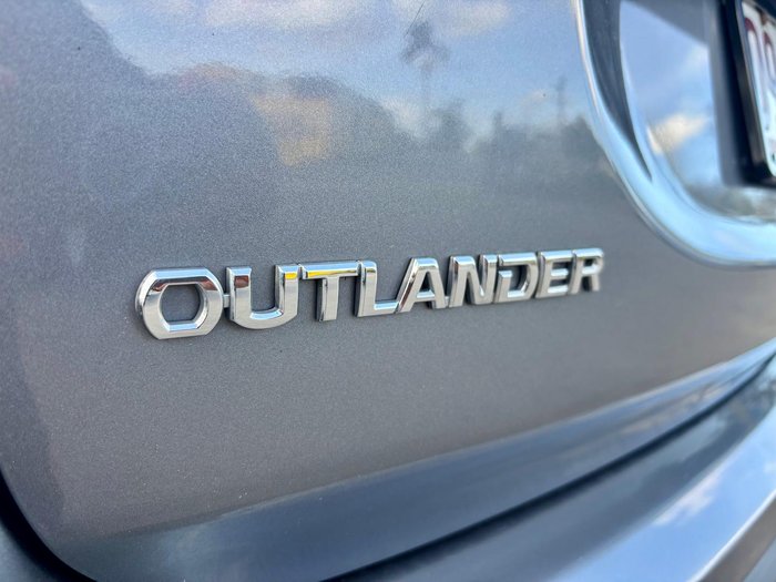 2019 Mitsubishi Outlander ES